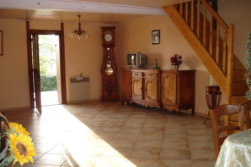 La Croix De Bois Bed & Breakfast Jayat Exterior photo