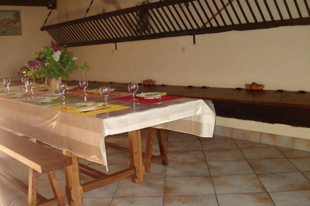 La Croix De Bois Bed & Breakfast Jayat Exterior photo